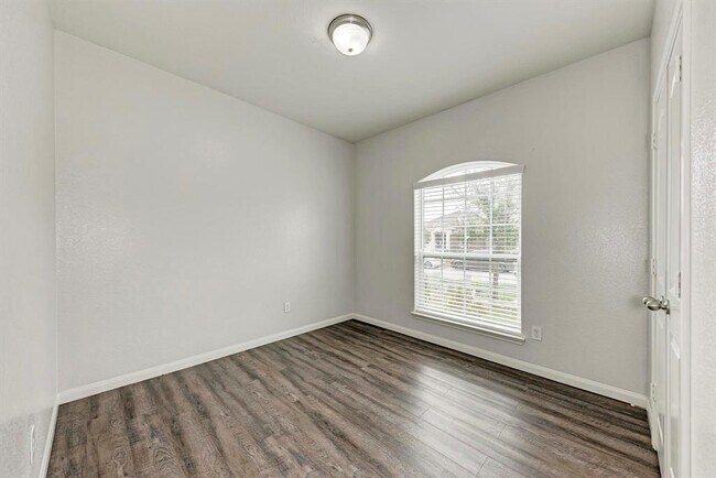 Building Photo - 13812 Nelson Houser St