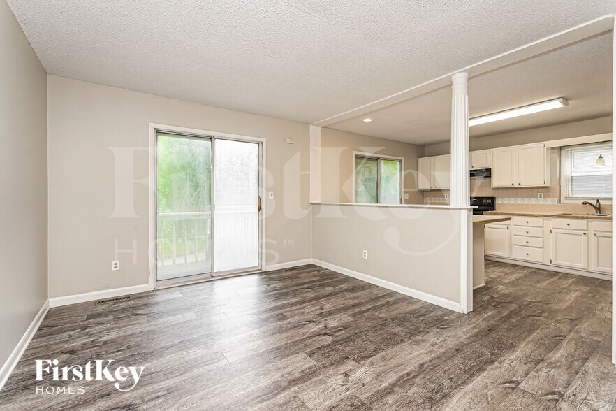 Building Photo - 137 Carrisbrooke Ln