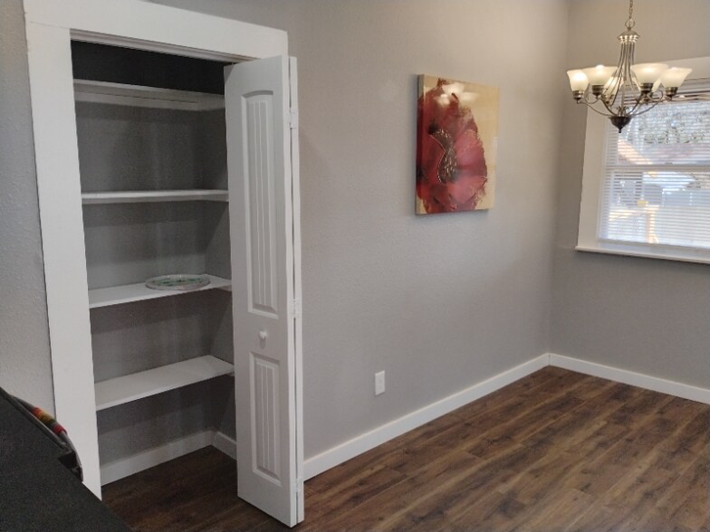 Building Photo - 1120 Rigsby Ave