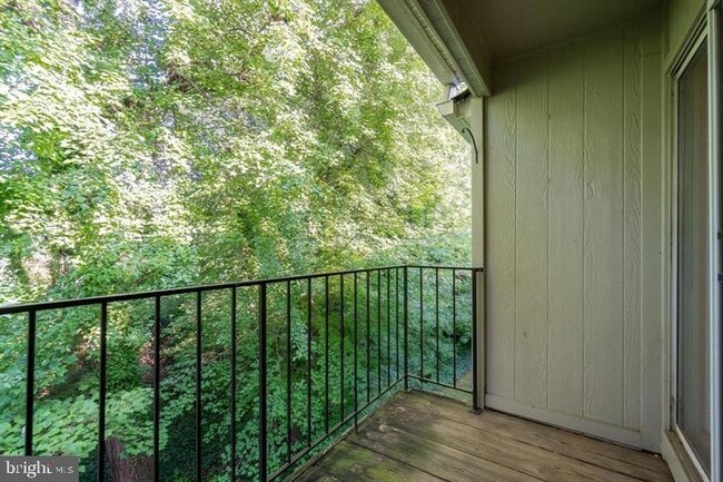 Building Photo - 7717 Inversham Dr