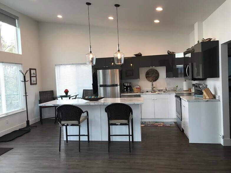 open concept kitchen - 343 W 12th Ave