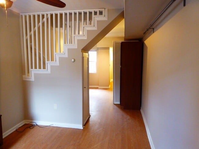 Building Photo - 408 Franklin St NW
