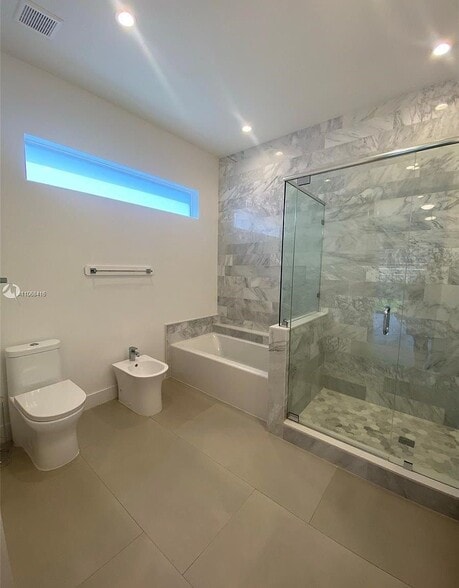 Building Photo - 3586 Franklin Ave