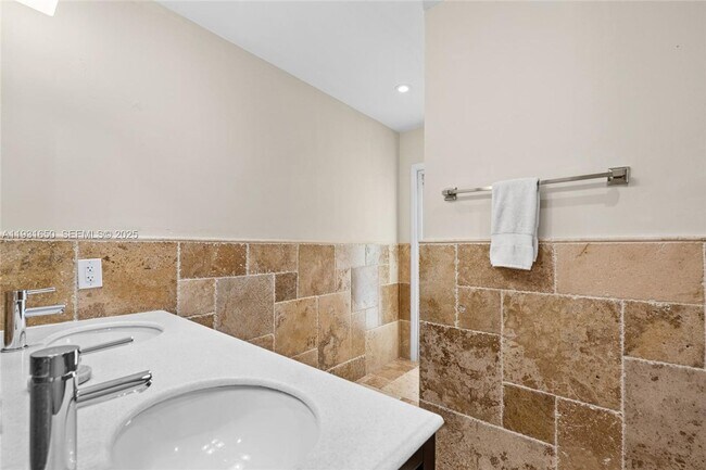 Building Photo - 7360 SW 115th St