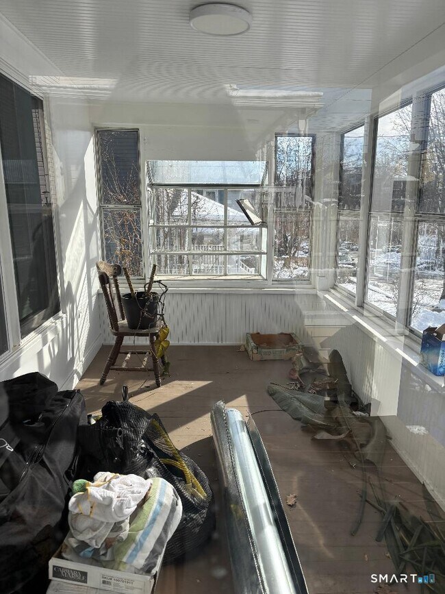 Building Photo - 16 Wilton Ave