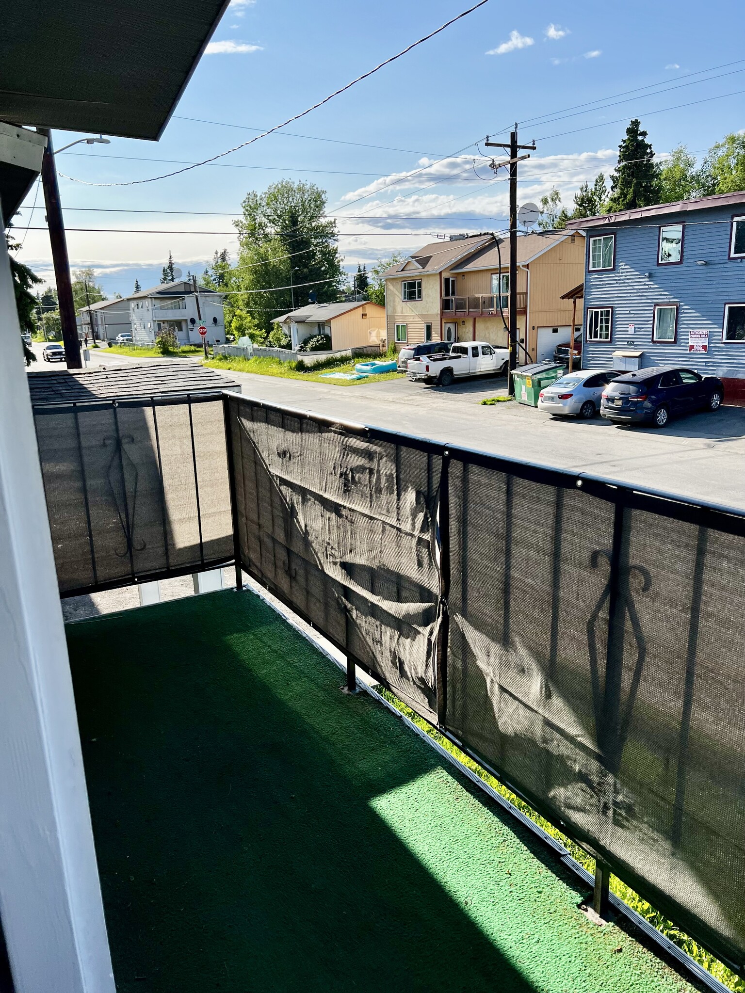Private balcony - 4324 Thompson Ave