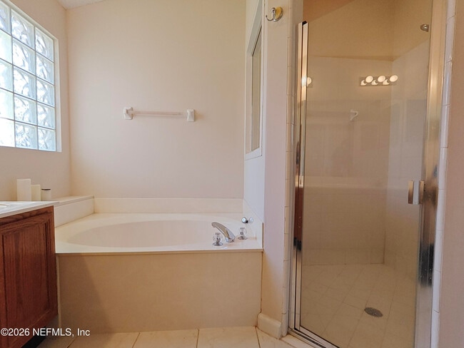 Building Photo - 1563 Lakeway Dr