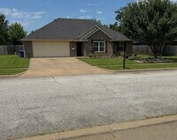 Building Photo - 489 North Drewrys Bluff Drive