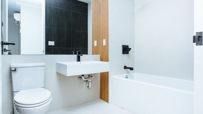 Building Photo - 62 E 21st St