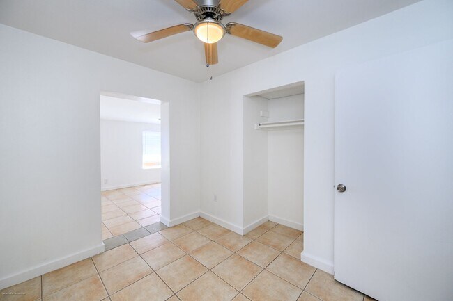 Building Photo - 510 Sharon Cir