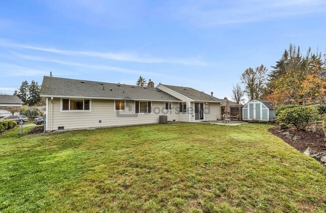 Building Photo - Beautiful Family Home in Tacoma!