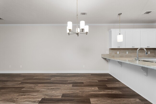 Building Photo - 827 Montclair Pt