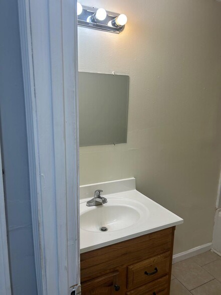 Building Photo - 5741 Aftonshire Dr