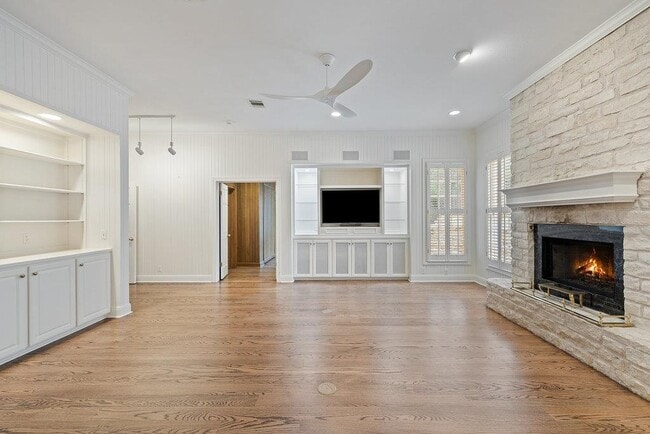 Building Photo - 4 Rock Way Cove