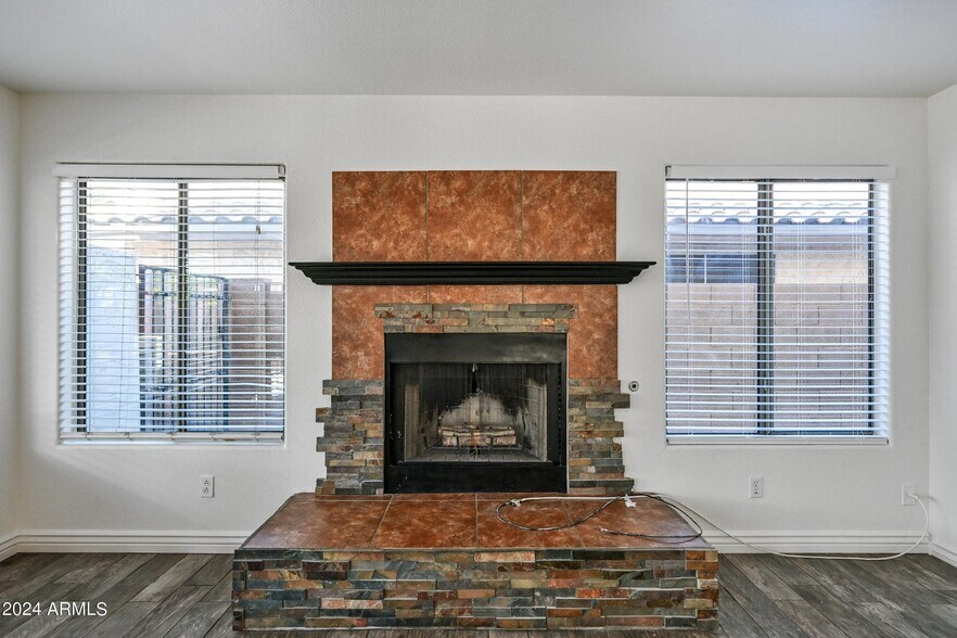 Building Photo - 1836 E Aspen Way