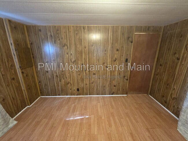 Building Photo - 5 Misty Mountain Way