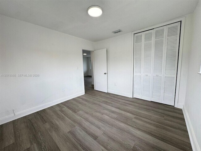 Building Photo - 9355 SW 39th St