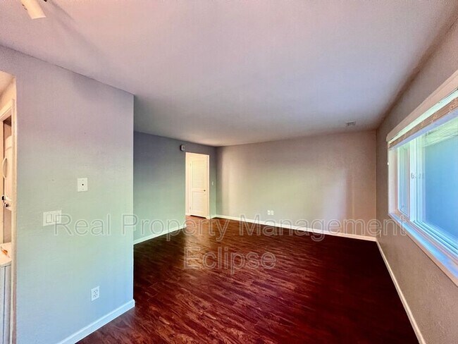 Building Photo - 9523 NE 180th St
