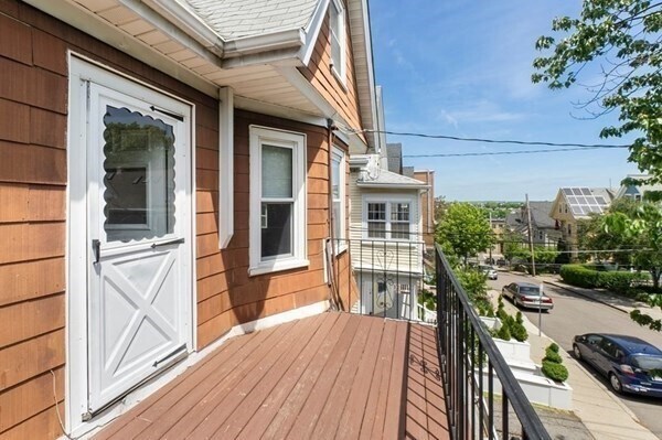 Building Photo - 21 Conwell St