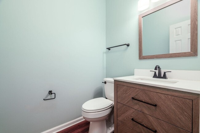 Building Photo - Your Modern West Ashley Retreat!