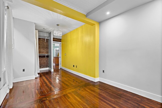 Building Photo - 6008 Tyler Pl