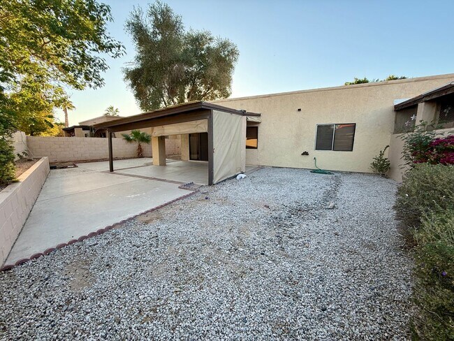 Building Photo - Rancho Del Oro Condo