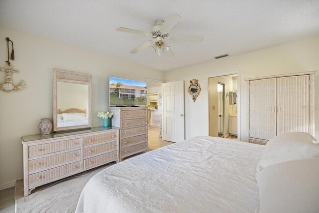 Building Photo - 880 Bird Bay Dr W