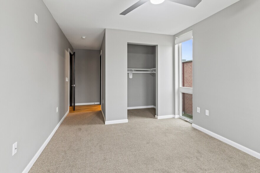 Building Photo - 8041 W Bluemound Rd