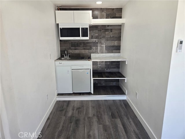 Building Photo - 5329 Tyler St