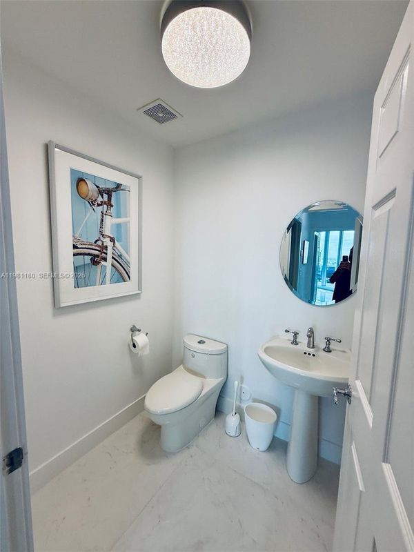 Building Photo - 3200 N Ocean Blvd