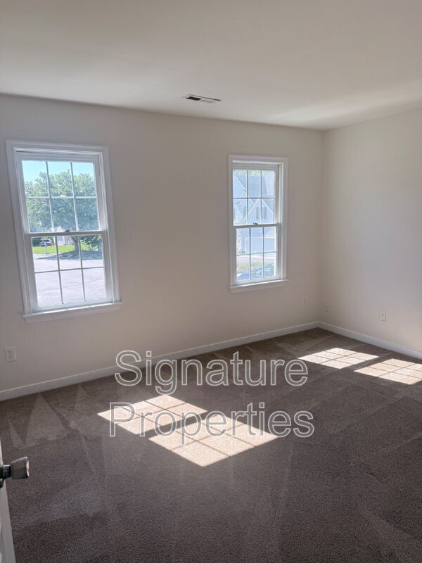 Building Photo - 12521 Hillgate Ln
