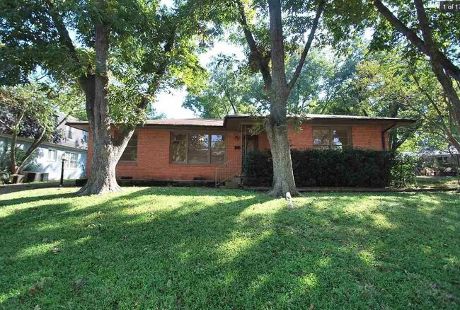 Primary Photo - 2120 Belmont Dr