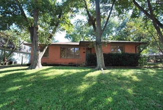 Building Photo - 2120 Belmont Dr