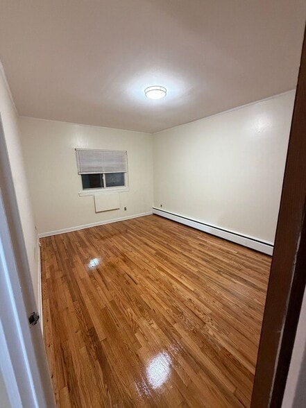 Building Photo - 3834 Amundson Ave