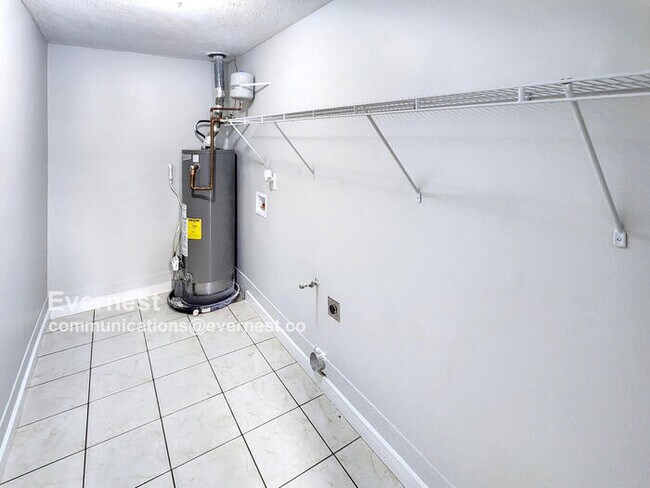Building Photo - 1321 Gladiator Dr