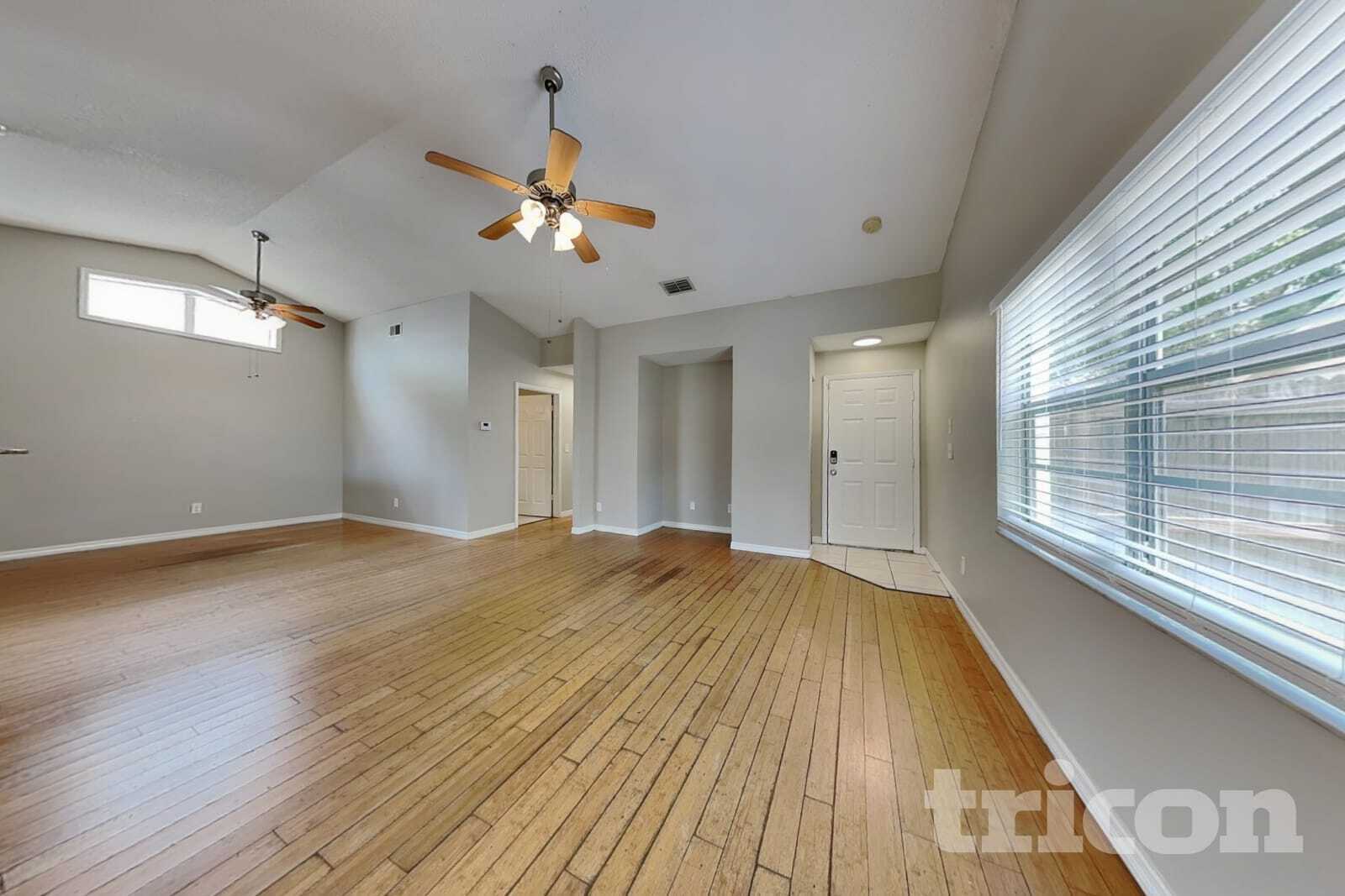 Building Photo - 13344 Laraway Dr