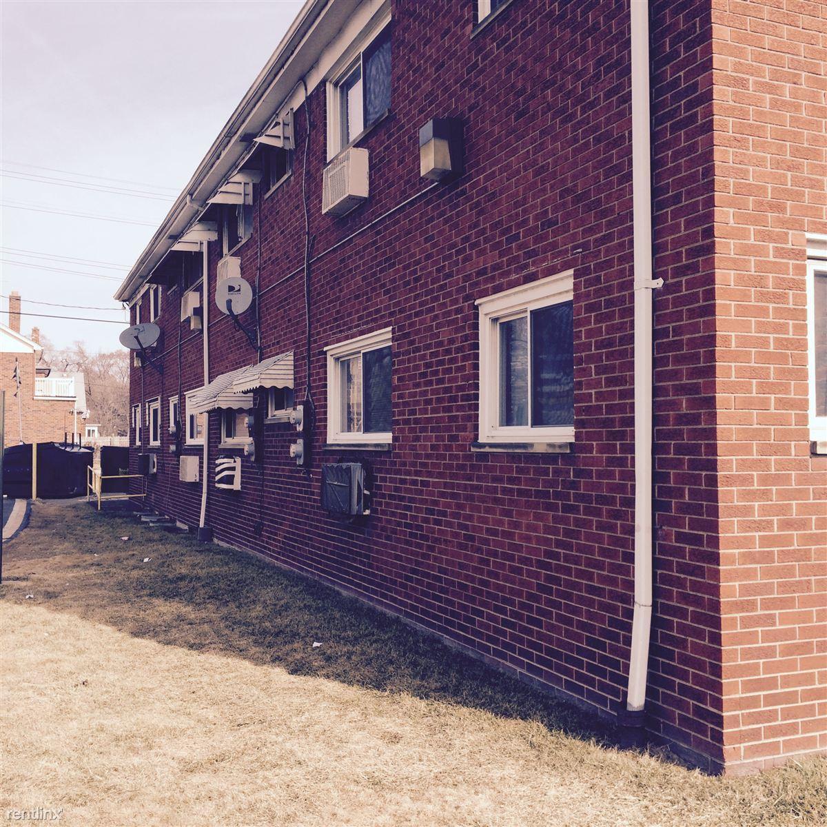 Building Photo - 15130 Fenkell Ave