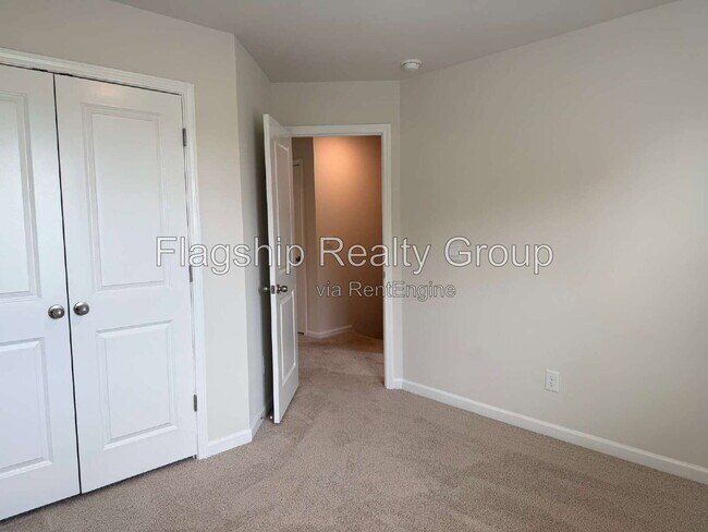 Building Photo - 4109 Laurel Rdg Dr