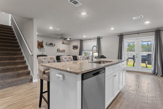 Building Photo - 8588 Palmetto Dr