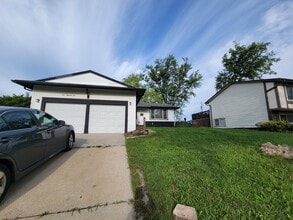 Building Photo - 906 Blackhawk Dr