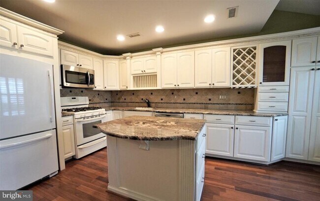 Building Photo - 2607 Virginia Ln