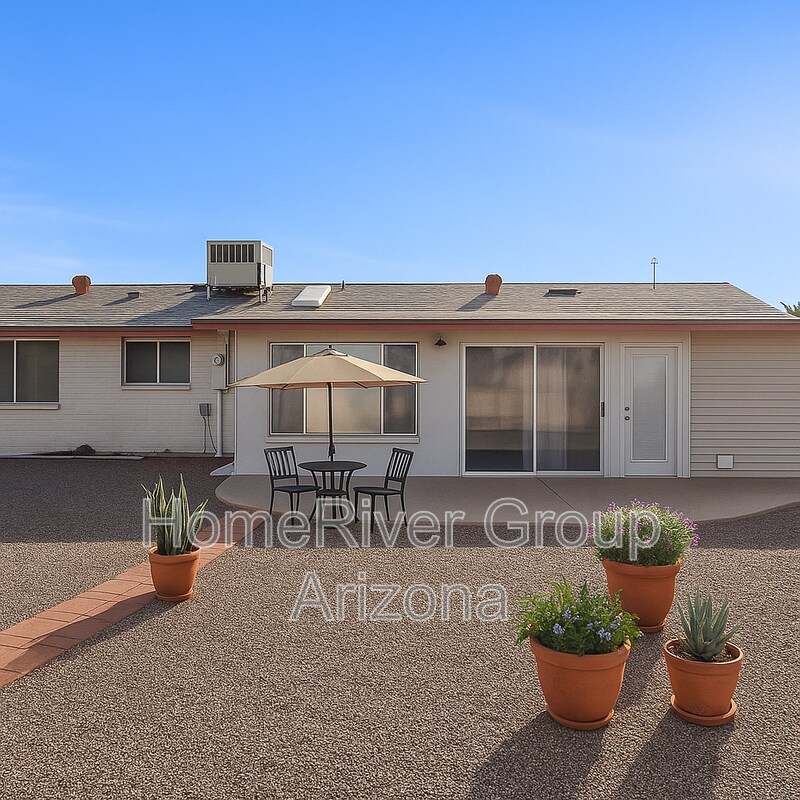 Building Photo - 10828 W Crosby Dr