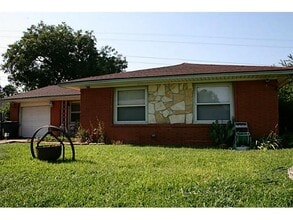 Building Photo - 438 W Phillips Ct