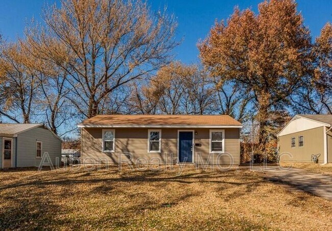 Building Photo - 5720 E 40th Terrace