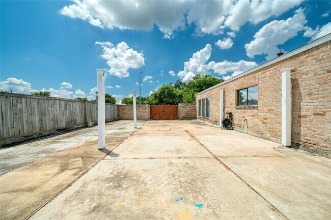 Building Photo - 10919 Villa Lea Ln
