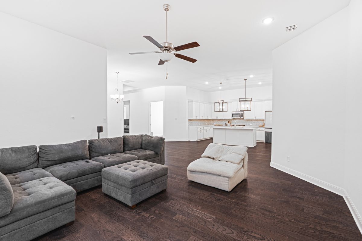 Building Photo - 3037 Sage Ranch Dr