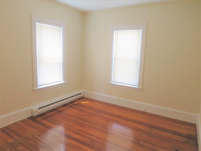 Building Photo - 324 Highland Ave