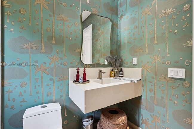 Building Photo - 7420 SW 54th Ct