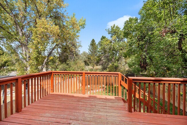 Building Photo - 3-bedroom, 2.5 bathroom home across the st...