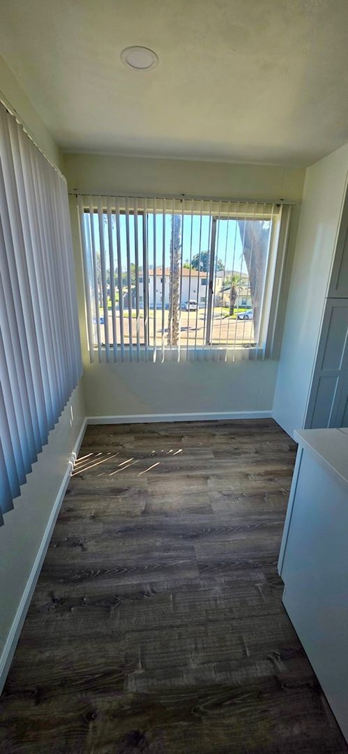 Building Photo - Upstairs 2 bedroom 1 bath apartment in PB, 4 blocks from ocean